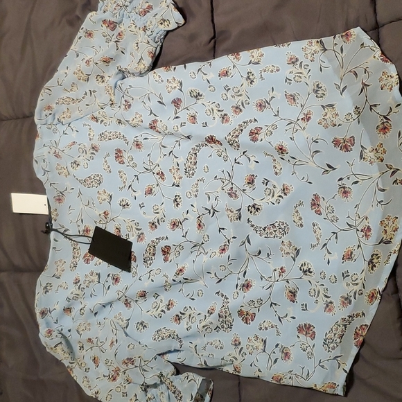 Baby blue chiffon blouse with floral design - Picture 5 of 8